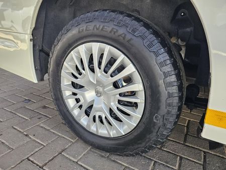 2019-Toyota-Quantum-28-GL-11-seat_6