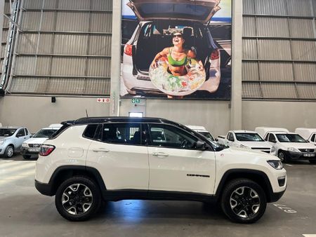 2018-Jeep-Compass-24-Trailhawk-Auto_16