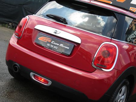 2016-MINI-Hatch-One-12T_10