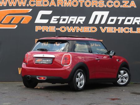 2016-MINI-Hatch-One-12T_11