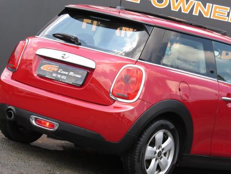 2016-MINI-Hatch-One-12T_14