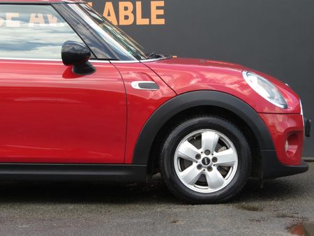 2016-MINI-Hatch-One-12T_16