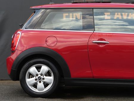 2016-MINI-Hatch-One-12T_17