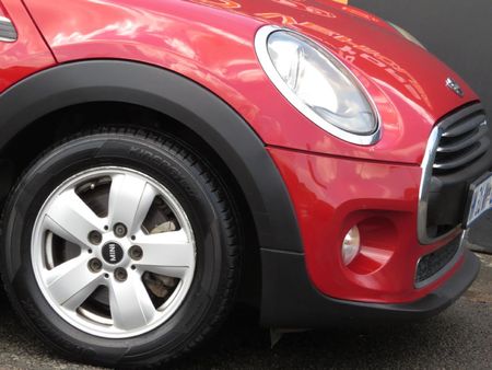 2016-MINI-Hatch-One-12T_18