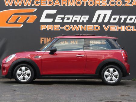 2016-MINI-Hatch-One-12T_19