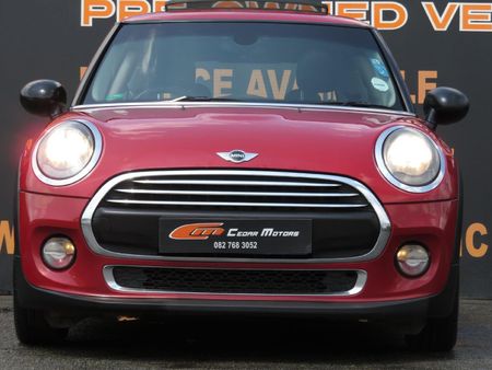 2016-MINI-Hatch-One-12T_2