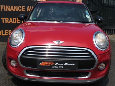 2016-MINI-Hatch-One-12T_8