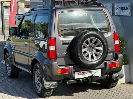 2017-Suzuki-Jimny-Suzuki-Jimny-13_1
