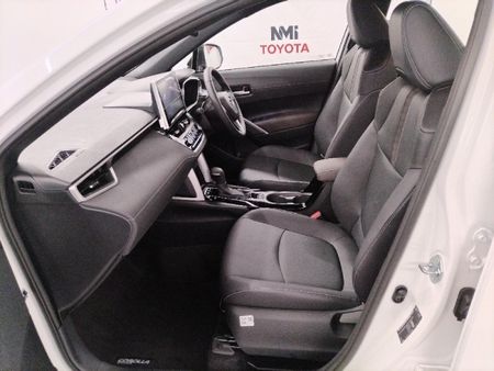 2025-Toyota-Corolla-Cross-18-XR-Hybrid_5