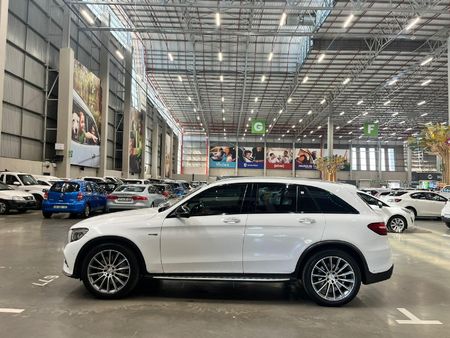 2017-Mercedes-AMG-GLC-43-AMG-4Matic_5