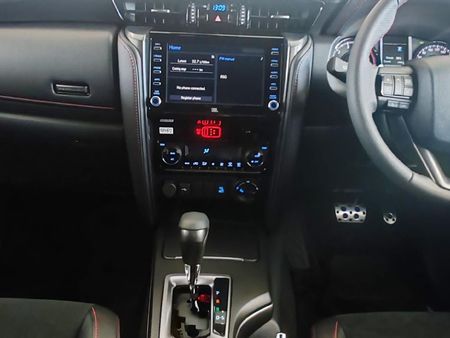 2025-Toyota-Fortuner-Toyota-Fortuner-28-4x4-GR-S-AT_9