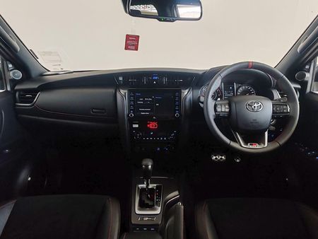2025-Toyota-Fortuner-Toyota-Fortuner-28-4x4-GR-S-AT_8