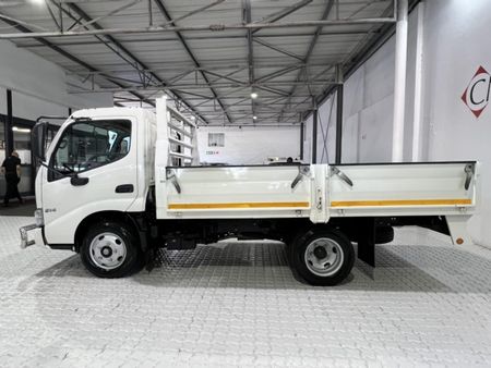 2024-Hino-300-614-SWB-EU3-FC-CC_3