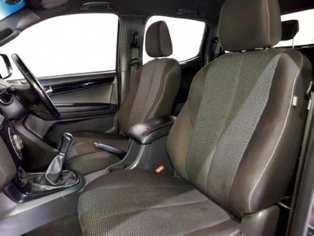 2021-Isuzu-D-Max-300-LX-Double-Cab_9