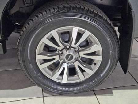 2021-Isuzu-D-Max-300-LX-Double-Cab_8
