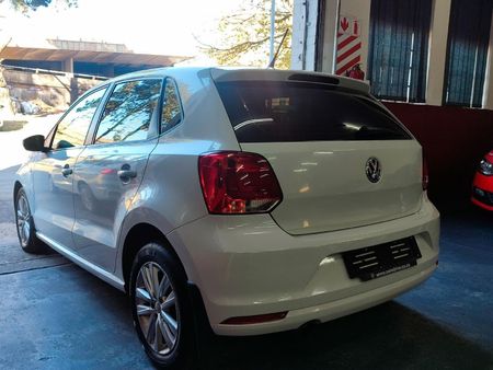 2020-Volkswagen-Polo-Vivo-14-Comfortline-5-dr_9