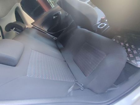 2020-Volkswagen-Polo-Vivo-14-Comfortline-5-dr_11