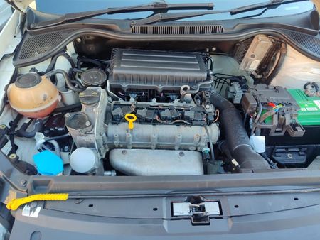 2020-Volkswagen-Polo-Vivo-14-Comfortline-5-dr_16