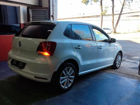 2020-Volkswagen-Polo-Vivo-14-Comfortline-5-dr_6