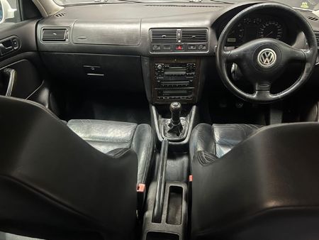 2002-Volkswagen-Golf-4-GTI-18T_7
