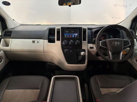 2021-Toyota-Quantum-28-GL-11-seat_7