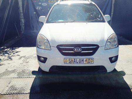 2010-Kia-Carens-20-Auto_1