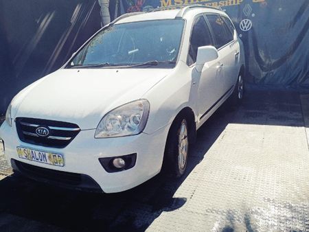 2010-Kia-Carens-20-Auto_2