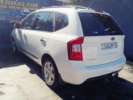 2010-Kia-Carens-20-Auto_3
