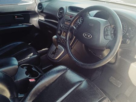 2010-Kia-Carens-20-Auto_7
