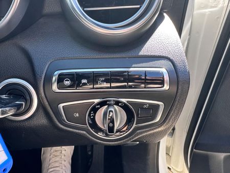 2014-Mercedes-Benz-C-Class-C-250-Bluetec-Avantgarde-Auto_10