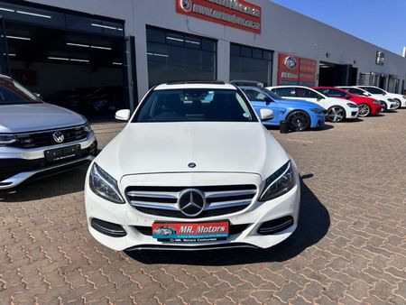 2014-Mercedes-Benz-C-Class-C-250-Bluetec-Avantgarde-Auto_1