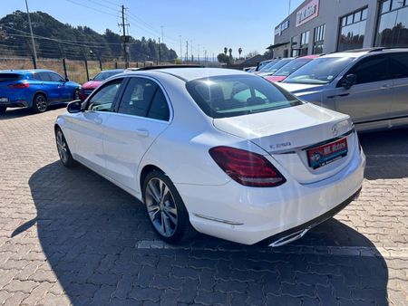 2014-Mercedes-Benz-C-Class-C-250-Bluetec-Avantgarde-Auto_4
