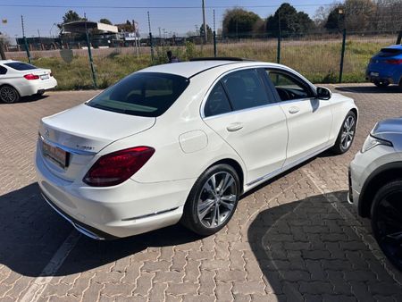 2014-Mercedes-Benz-C-Class-C-250-Bluetec-Avantgarde-Auto_6