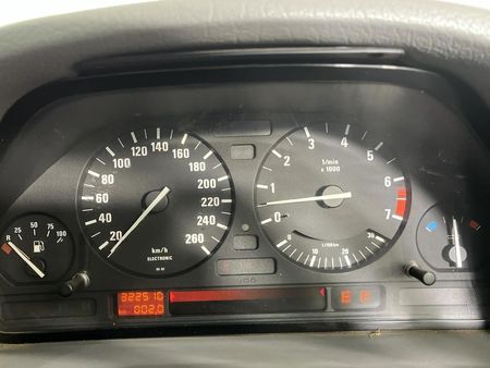1994-BMW-7-Series-740i-Auto_1