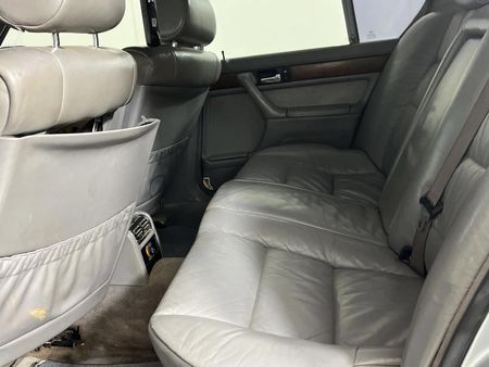 1994-BMW-7-Series-740i-Auto_2