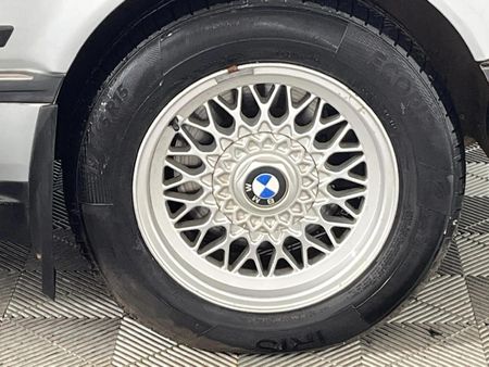 1994-BMW-7-Series-740i-Auto_4