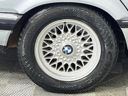 1994-BMW-7-Series-740i-Auto_5