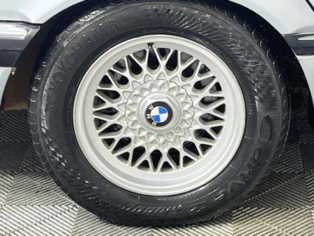 1994-BMW-7-Series-740i-Auto_6