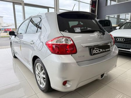 2012-Toyota-Auris-16-TRD_3