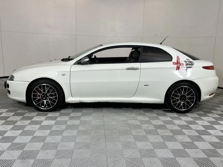 2010-Alfa-Romeo-GT-32-V6-Distinctive_12