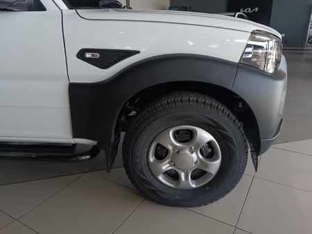 2025-Mahindra-Pik-Up-22-mHawk-SC-4X2-MT-S4-Refresh-with-Aircon_6
