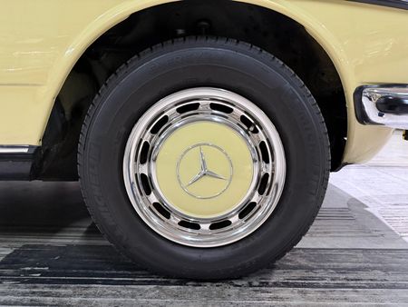 1980-Mercedes-Benz-E-Class-280-E_12