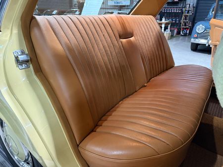 1980-Mercedes-Benz-E-Class-280-E_22