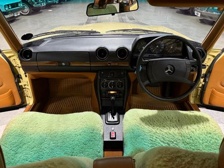 1980-Mercedes-Benz-E-Class-280-E_24
