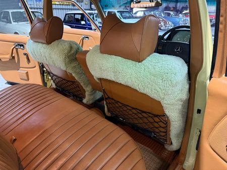 1980-Mercedes-Benz-E-Class-280-E_27