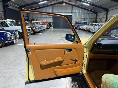 1980-Mercedes-Benz-E-Class-280-E_31