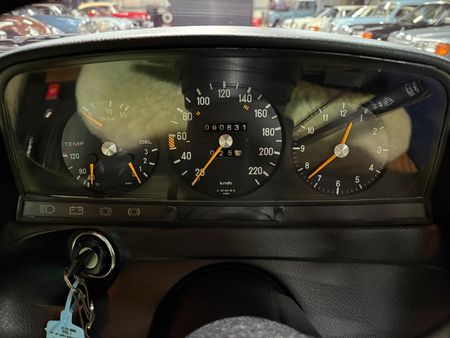 1980-Mercedes-Benz-E-Class-280-E_32