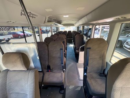 Used Toyota Coaster 2.8D GL Auto 23 Seater for sale in Gauteng - Cars ...