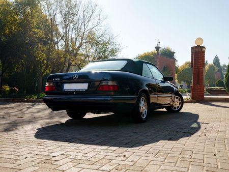 1996-Mercedes-Benz-E-Class-E-320-Auto_13
