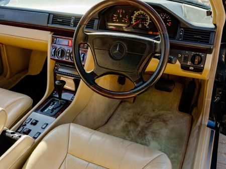 1996-Mercedes-Benz-E-Class-E-320-Auto_20